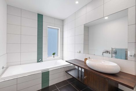 Photo of property in 76 Bay Street, Red Beach, 0932