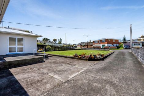 Photo of property in 3 Rospeath Crescent, Spotswood, New Plymouth, 4310