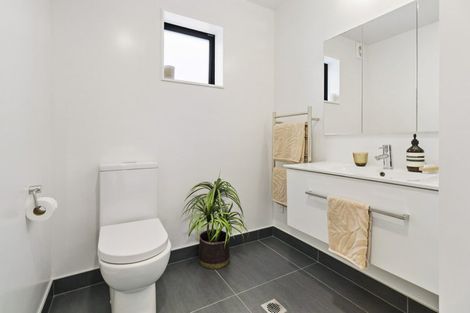 Photo of property in 18/104u Maupuia Road, Maupuia, Wellington, 6022