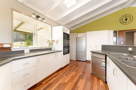 Photo of property in 200 Welcome Bay Road, Welcome Bay, Tauranga, 3112