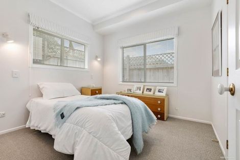 Photo of property in 27 Riverstone Road, Te Atatu Peninsula, Auckland, 0610