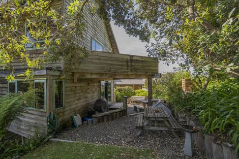 Photo of property in 35 Whiritoa Beach Road, Whiritoa, Whangamata, 3691