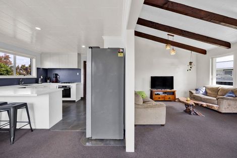 Photo of property in 18 Oberon Street, Stratford, 4332