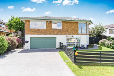 Photo of property in 62 Garton Drive, Massey, Auckland, 0614