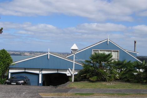Photo of property in 43 Hadfield Street, Beach Haven, Auckland, 0626