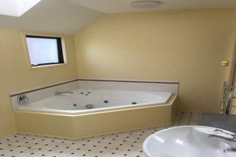 Photo of property in 4a Denley Gardens, Avonhead, Christchurch, 8042