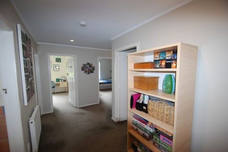 Photo of property in 38 Homewood Avenue, Karori, Wellington, 6012