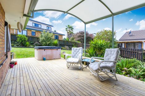 Photo of property in 62 Garton Drive, Massey, Auckland, 0614