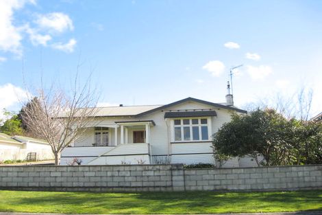 Photo of property in 30 Domain Road, Waipawa, 4210