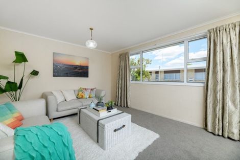 Photo of property in 1/92 Ngatai Road, Otumoetai, Tauranga, 3110