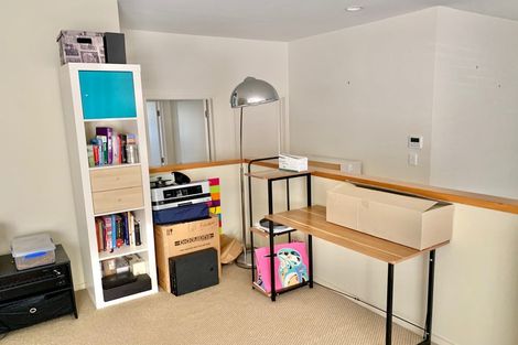 Photo of property in 31 Rifleman Rise, Unsworth Heights, Auckland, 0632