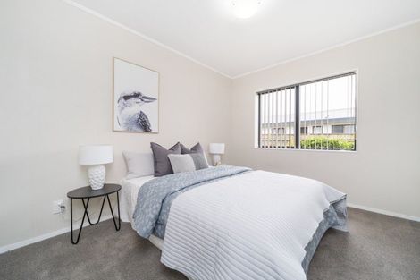 Photo of property in 71 Rhodes Drive, Kelvin Grove, Palmerston North, 4414