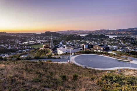 Photo of property in 1 Stunsail Lane, Whitby, Porirua, 5024