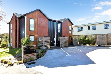 Photo of property in 13u2 Palmerston Street, Hamilton Central, Hamilton, 3204