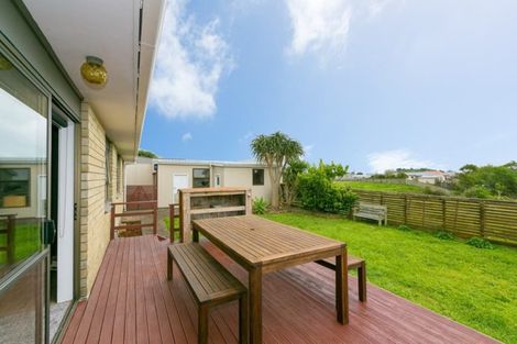 Photo of property in 9b Poplar Grove, Whalers Gate, New Plymouth, 4310