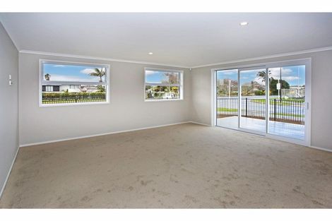 Photo of property in 1 Te Paahi Avenue, Waiuku, 2123