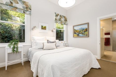 Photo of property in 334 Oriental Parade, Oriental Bay, Wellington, 6011