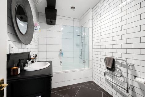 Photo of property in 1/12 Little George Street, Thorndon, Wellington, 6011