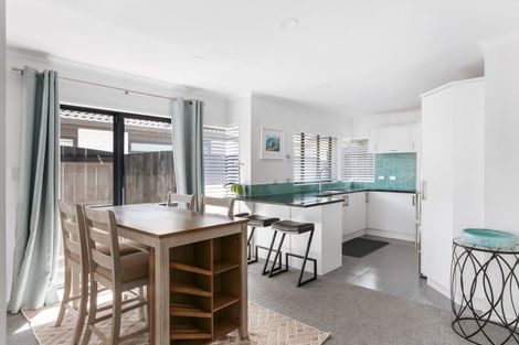 Photo of property in 59 Sandhurst Drive, Papamoa Beach, Papamoa, 3118