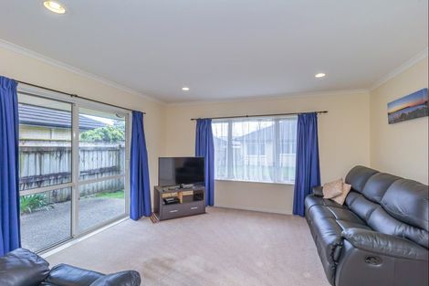 Photo of property in 66 Weraroa Road, Levin, 5510