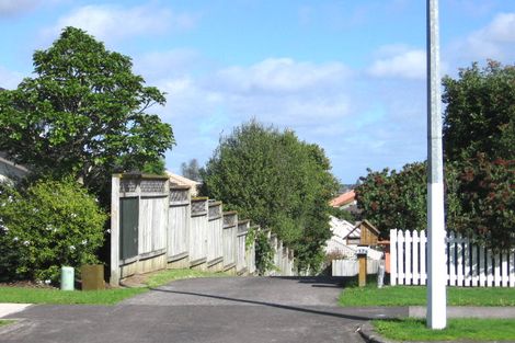 Photo of property in 1/17 Nicholas Road, Somerville, Auckland, 2014