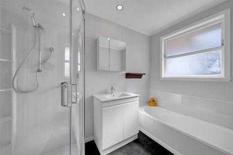 Photo of property in 3 Murray Avenue, Hawera, 4610