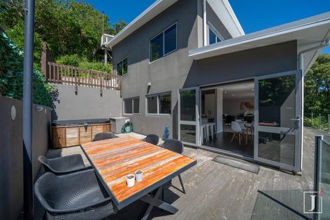 Photo of property in 19 Court Road, Tawa, Wellington, 5028