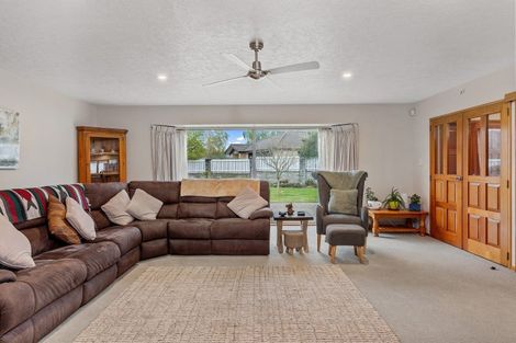 Photo of property in 33 Oakden Drive, Darfield, 7510