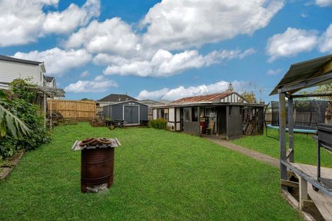 Photo of property in 5 Tui Crescent, Manurewa, Auckland, 2102