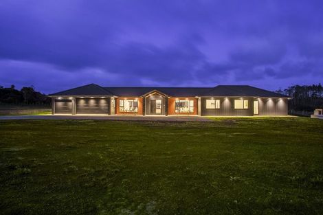 Photo of property in 1 Piwari Lane, Taupaki, 0782