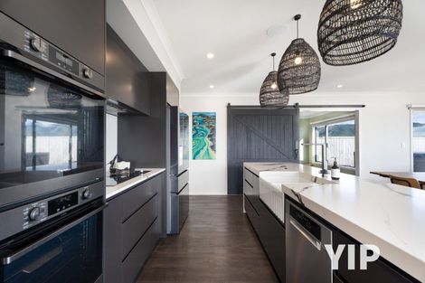 Photo of property in 10 Okupe Grove, Aotea, Porirua, 5024