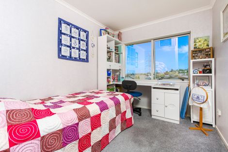 Photo of property in 62 Garton Drive, Massey, Auckland, 0614