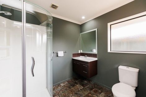 Photo of property in 2 Masefield Terrace, Kelvin Grove, Palmerston North, 4414