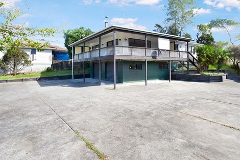 Photo of property in 10 Claverdon Drive, Massey, Auckland, 0614