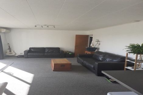 Photo of property in 9 Meadowood Drive, Unsworth Heights, Auckland, 0632