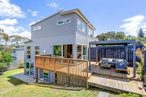 Photo of property in 17 Limmer Place, Browns Bay, Auckland, 0632