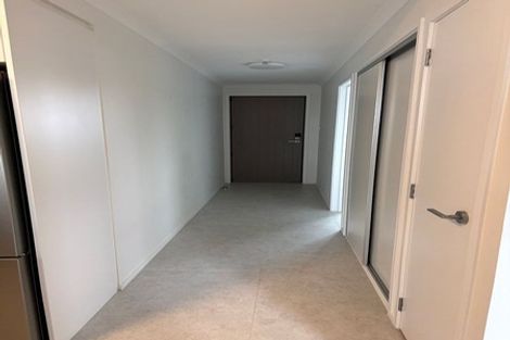 Photo of property in 27 Manarini Road, Westgate, Auckland, 0614