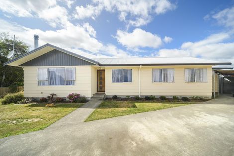 Photo of property in 28 Branigan Parade, Kelvin Grove, Palmerston North, 4414
