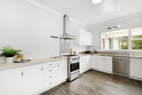 Photo of property in 22 Ngatitoa Street, Tawa, Wellington, 5028