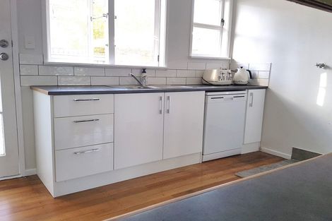 Photo of property in 1/16 Ramillies Place, Glenfield, Auckland, 0629