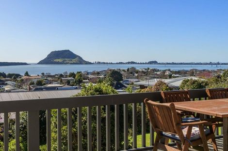 Photo of property in 18 Hinewa Road, Otumoetai, Tauranga, 3110