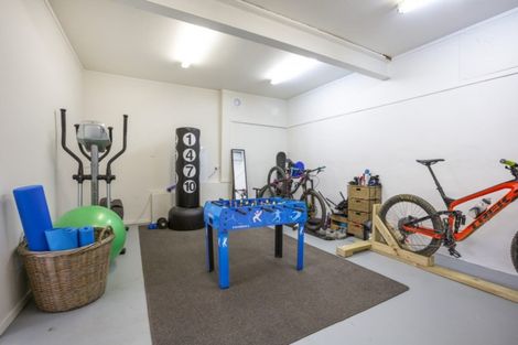 Photo of property in 10 Kowhai Street, Tawa, Wellington, 5028