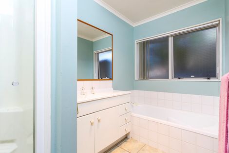 Photo of property in 62 Garton Drive, Massey, Auckland, 0614