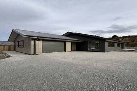 Photo of property in 10 Friesian Close, Jacks Point, 9371