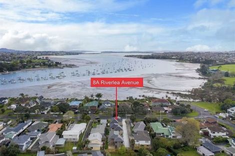 Photo of property in 8a Riverlea Avenue, Pakuranga, Auckland, 2010