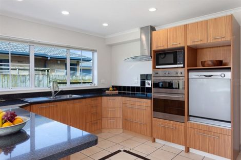 Photo of property in 33 Edgewater Grove, Whakatane, 3120
