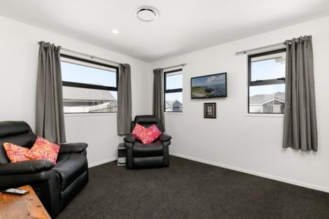 Photo of property in 9 Kahuparere Crescent, Pyes Pa, Tauranga, 3112