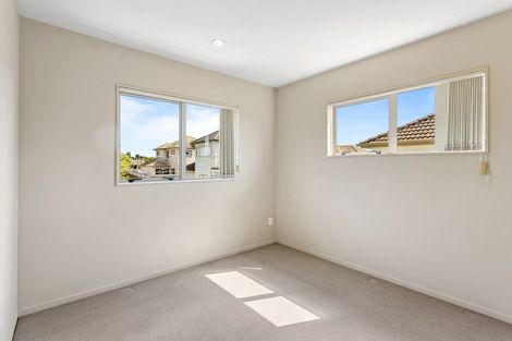 Photo of property in 12 Merlot Way, Te Atatu South, Auckland, 0610