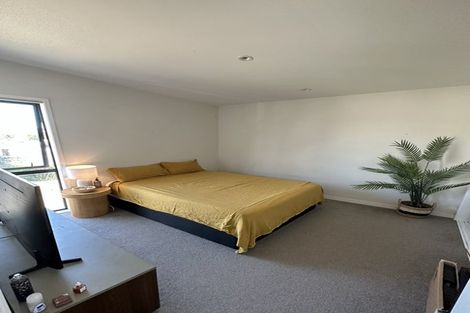 Photo of property in 38c Links Road, New Lynn, Auckland, 0600