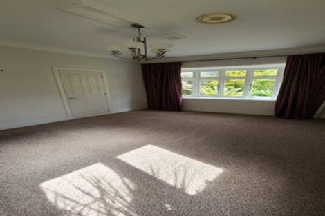 Photo of property in 186 Boord Crescent, Kumeu, 0891